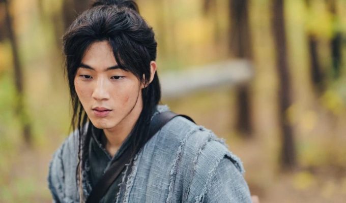 5 diễn viên có thể thay thế Ji Soo trong phim Sông Đón Trăng Lên