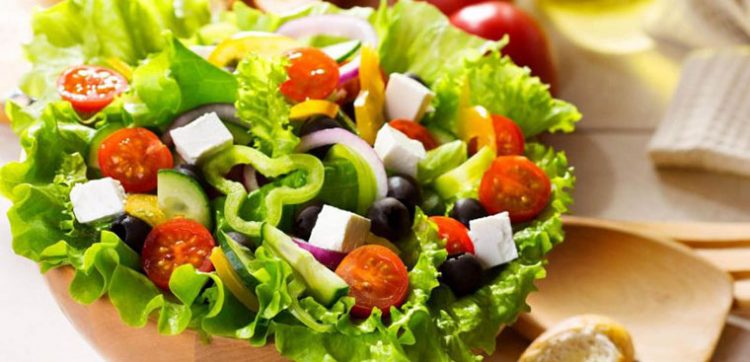 Chế biến salad rau củ bốn mùa đơn giản dễ làm