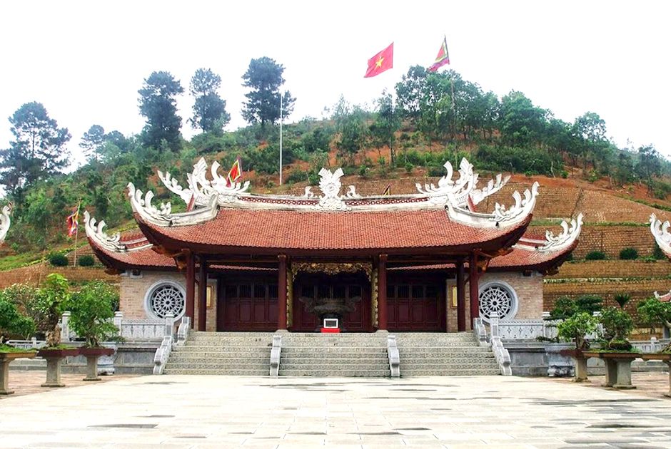 Đền Hùng nằm trên mảnh đất Phú Thọ
