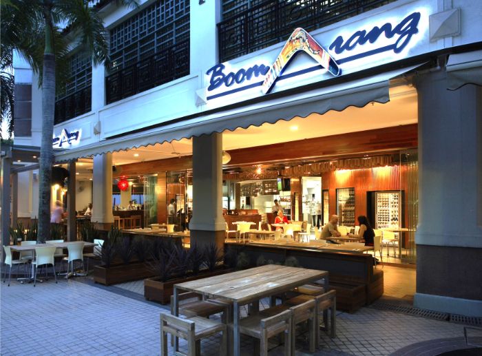 Nhà hàng Boomarang tại Hồ Bán Nguyệt