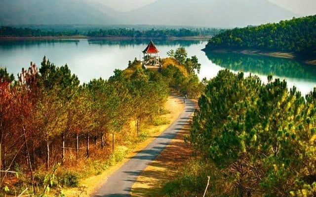 Tại Gia Lai có một hồ T’Nưng ngay Kon Tum đẹp ngất ngây
